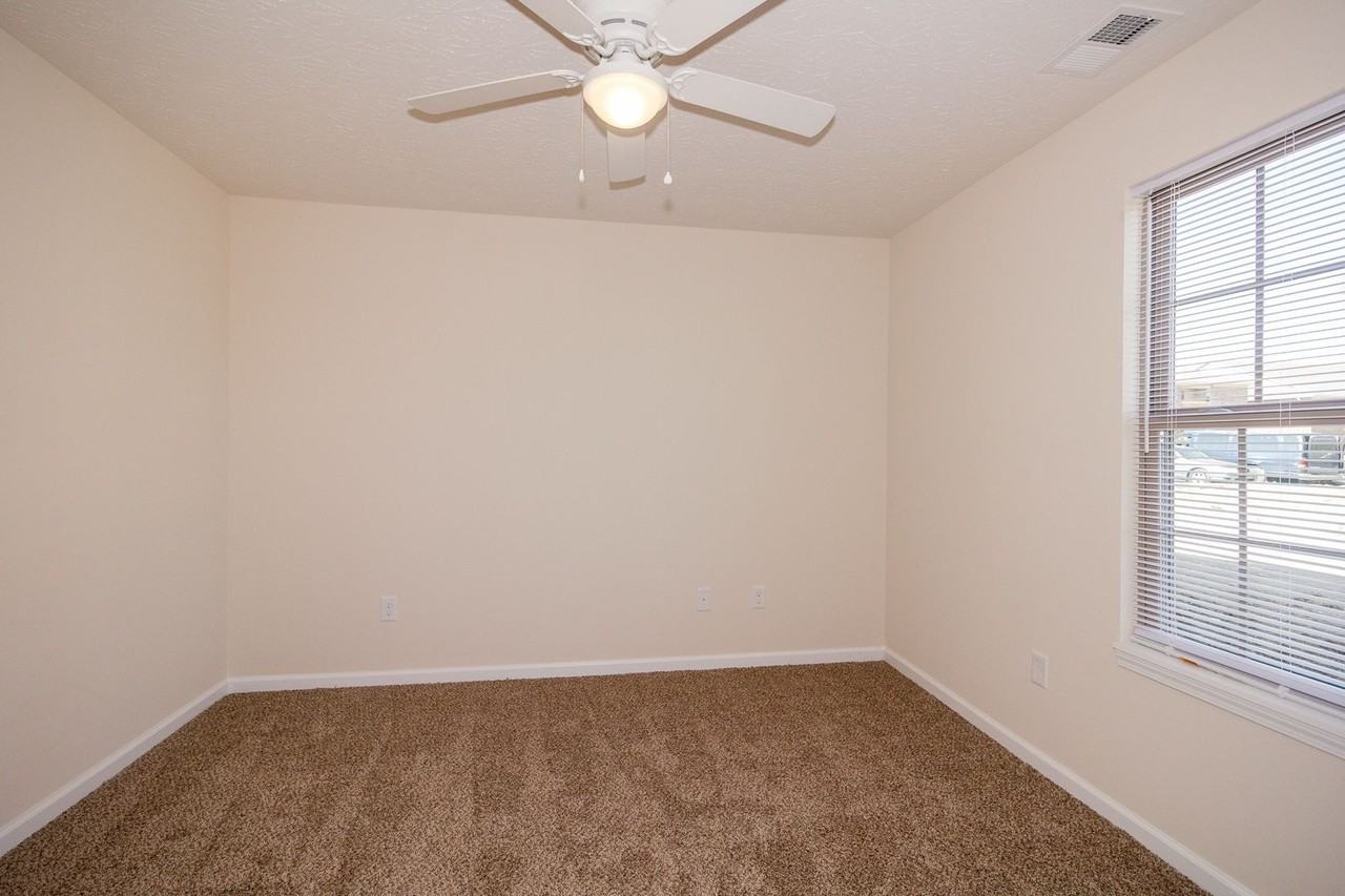 Frontier Crossing Apartments - Photo 7 of 21