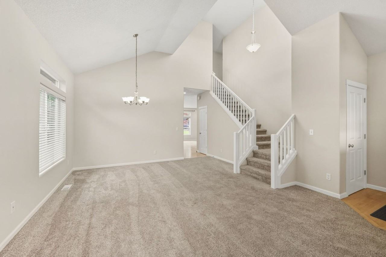 9035 Southwest Ivory Street - Photo 7 of 42