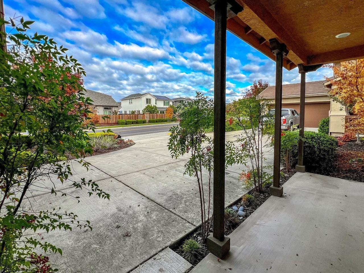 873 Saratoga Drive - Photo 2 of 35