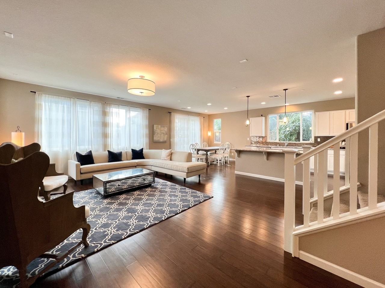 873 Saratoga Drive - Photo 5 of 35