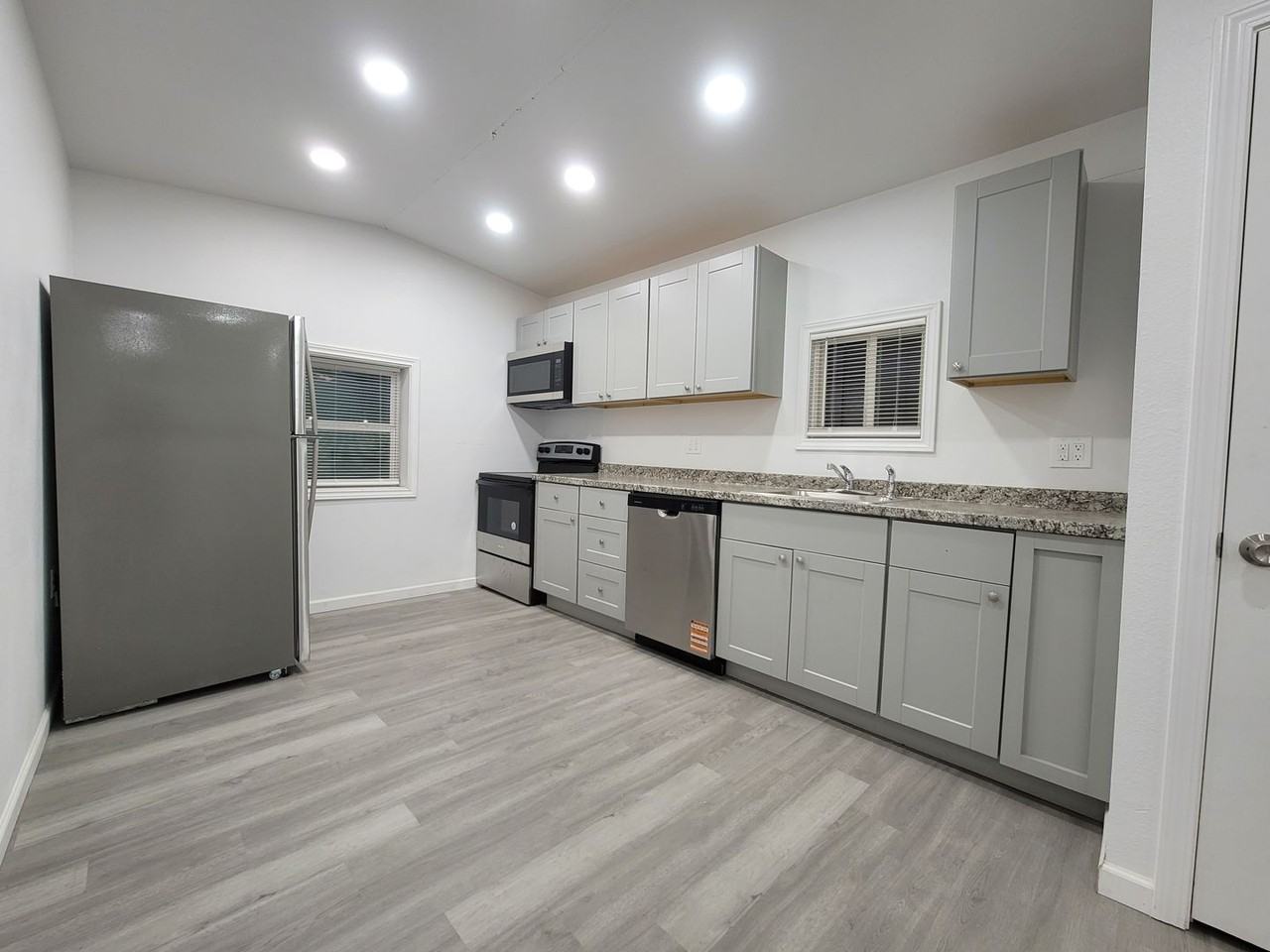 2904 4th Street - Photo 3 of 8