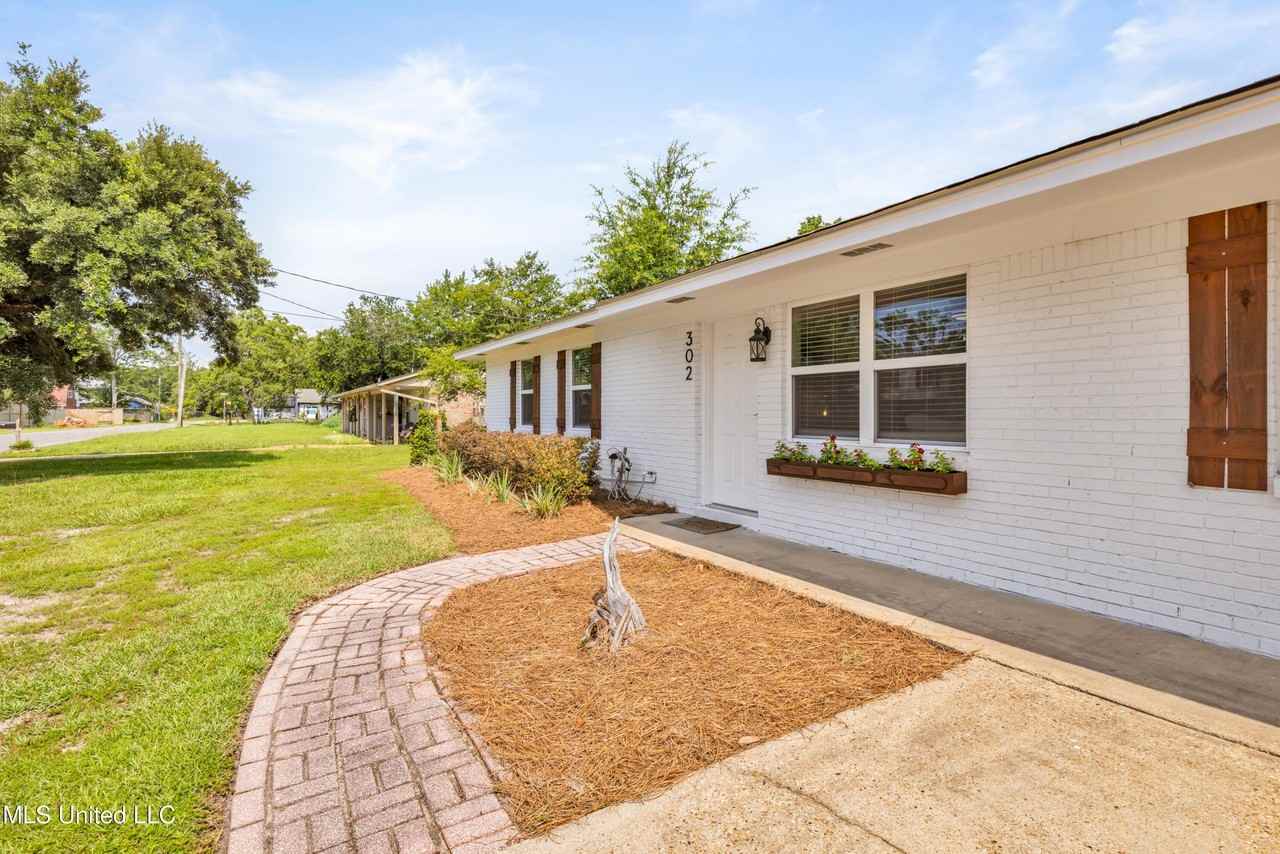 302 Brumbaugh Rd - Photo 5 of 50