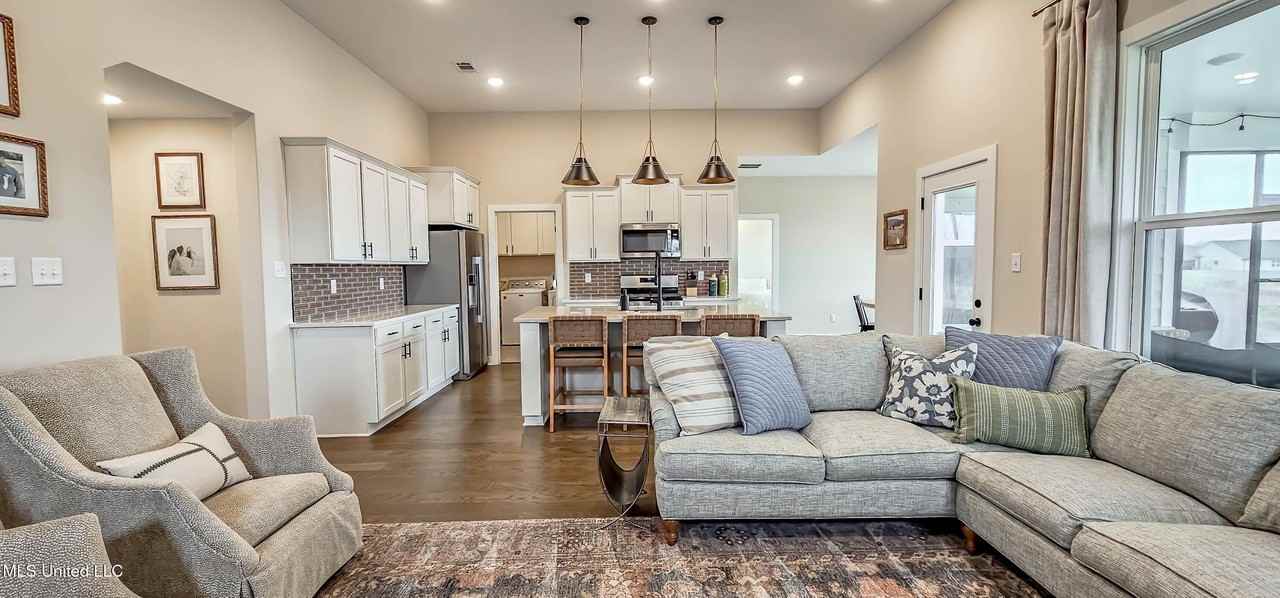 13453 Birch Bnd - Photo 4 of 19