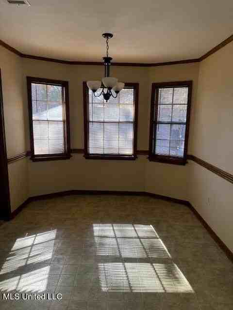 300 Mockingbird Ln - Photo 7 of 11