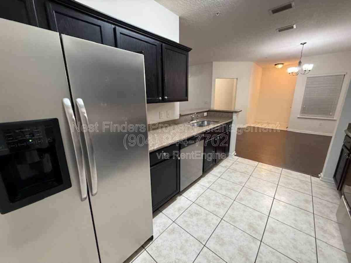 4990 Key Lime Drive #106 - Photo 5 of 10