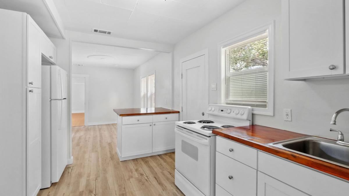 2026 22nd St S - Photo 2 of 10