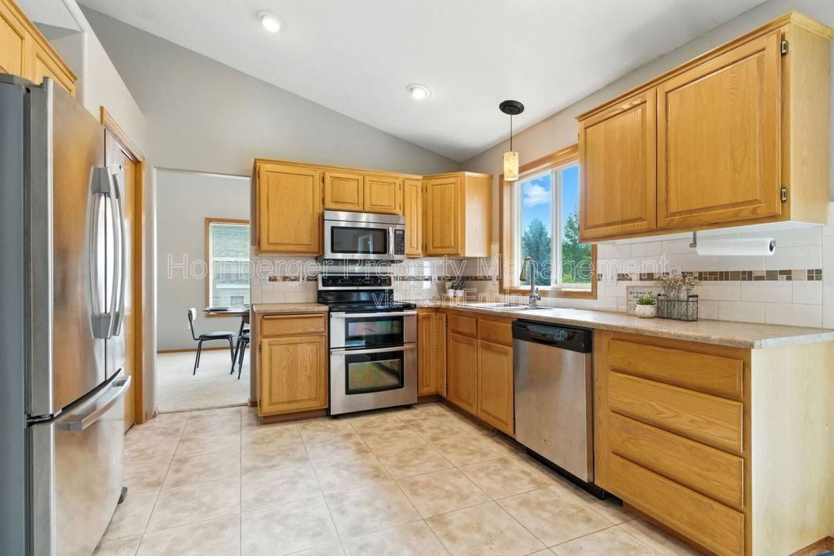 3431 West 21st Avenue - Photo 3 of 10