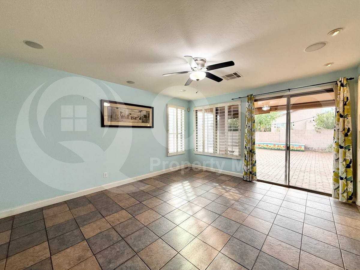 3930 S Emerson St - Photo 6 of 10