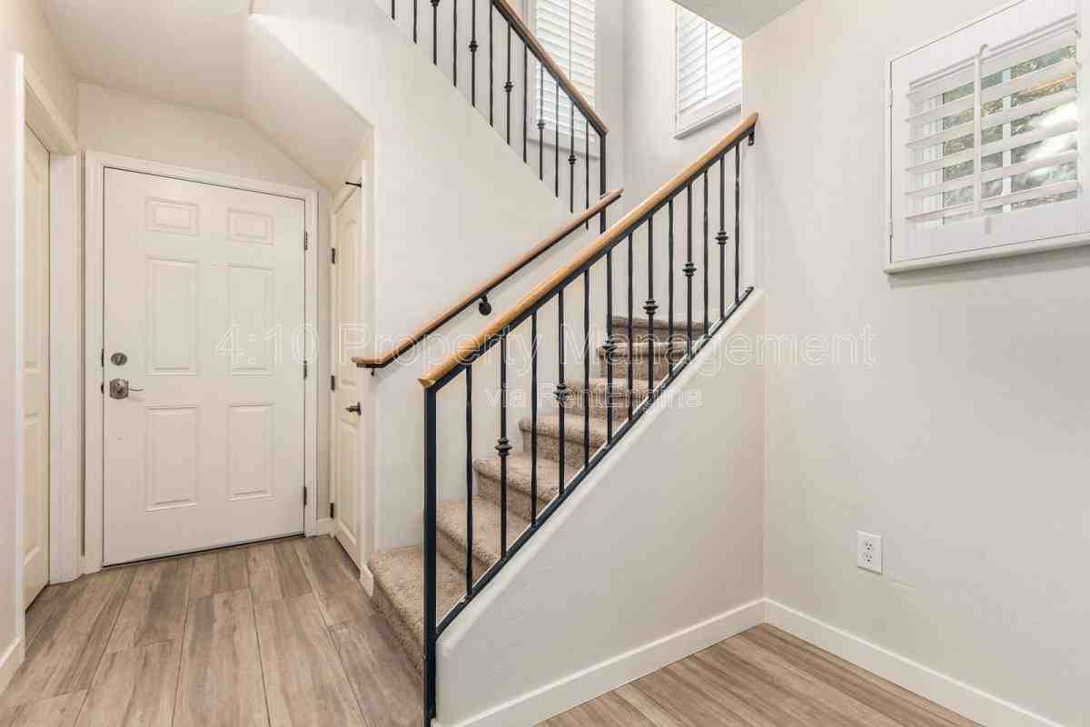 4175 East Jasper Drive - Photo 4 of 10