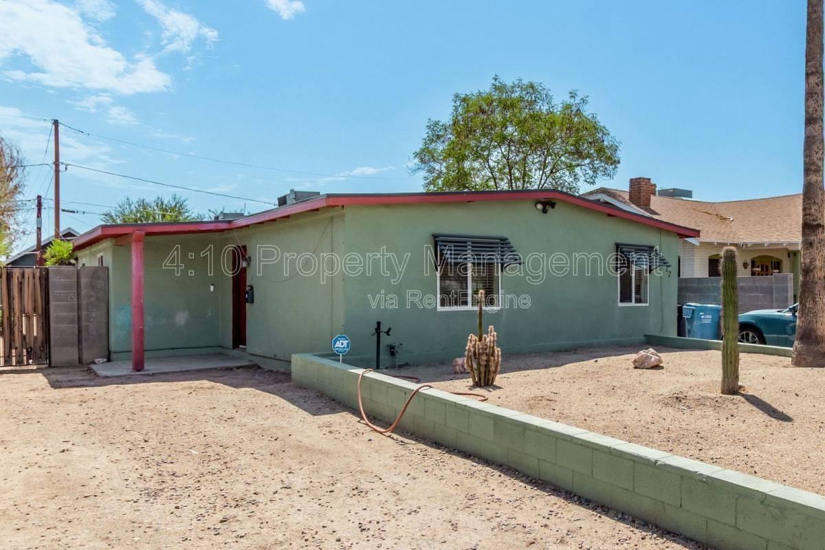 1117 N 13th St #1 - Photo 3 of 10