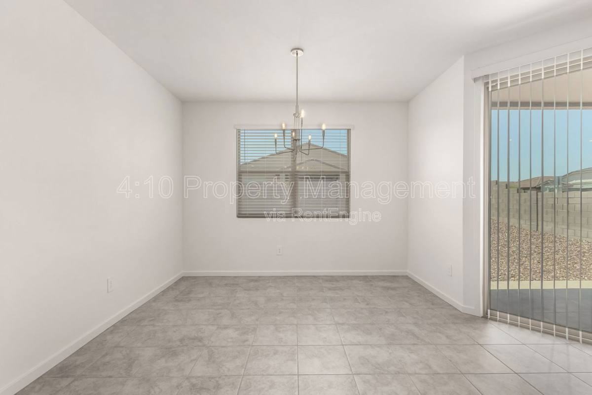 35405 West Catalan Street - Photo 7 of 10