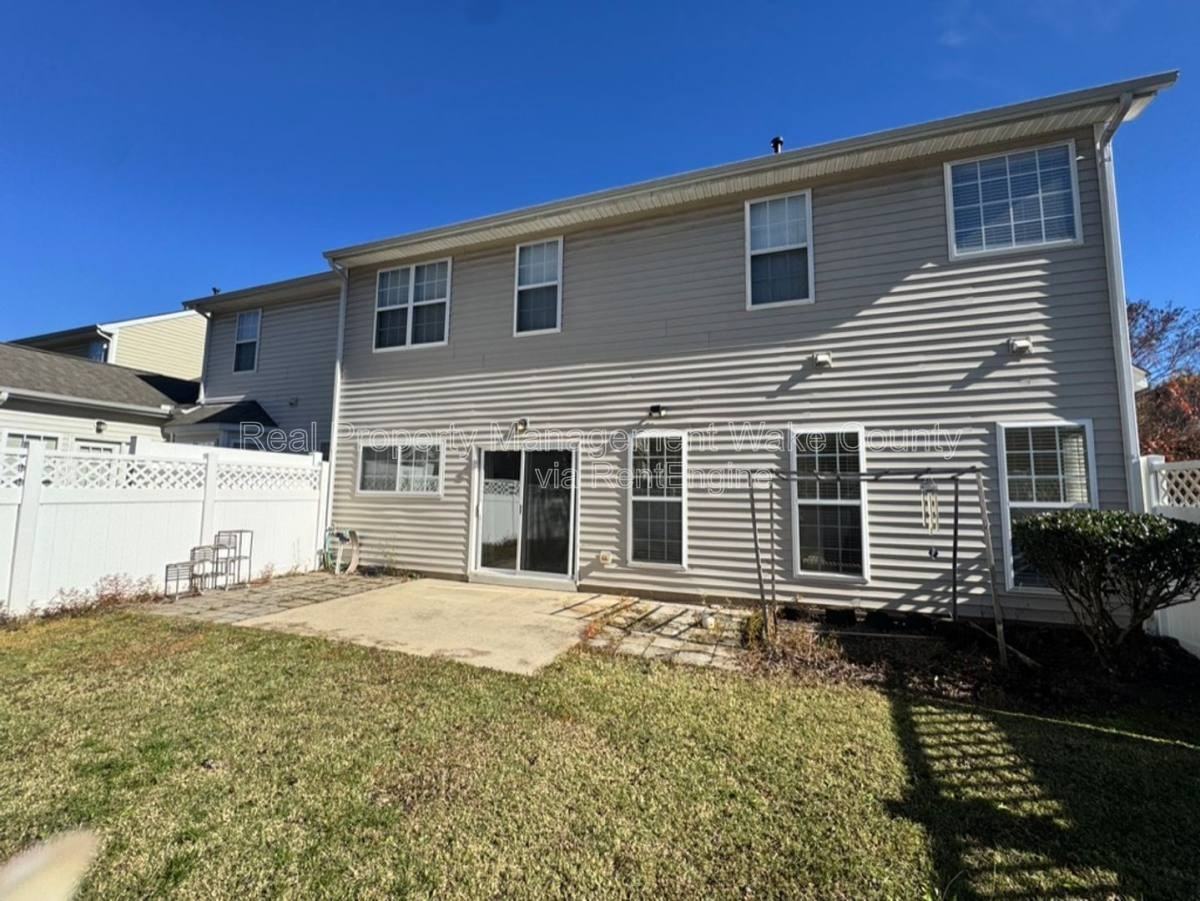 338 Luke Meadow Lane - Photo 2 of 10
