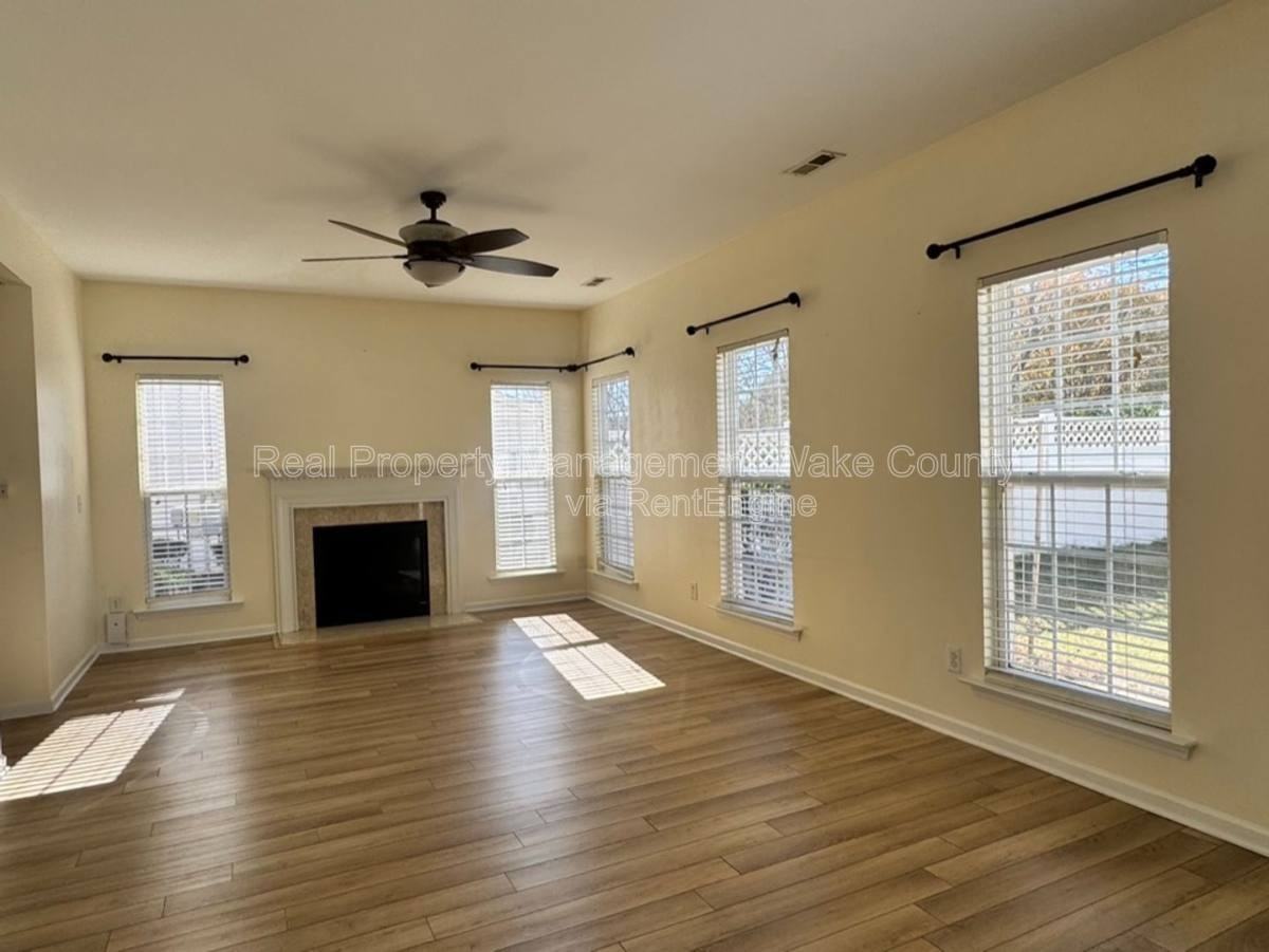 338 Luke Meadow Lane - Photo 3 of 10