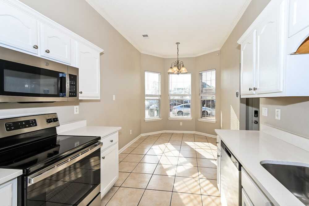 7850 Fallstone Rd - Photo 5 of 16