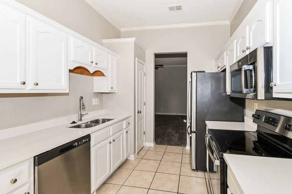 7850 Fallstone Rd - Photo 6 of 16