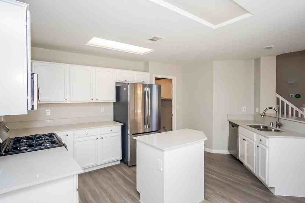 908 Ashurst Ct - Photo 6 of 16