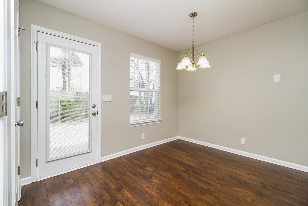 3048 Roscommon Dr - Photo 5 of 15