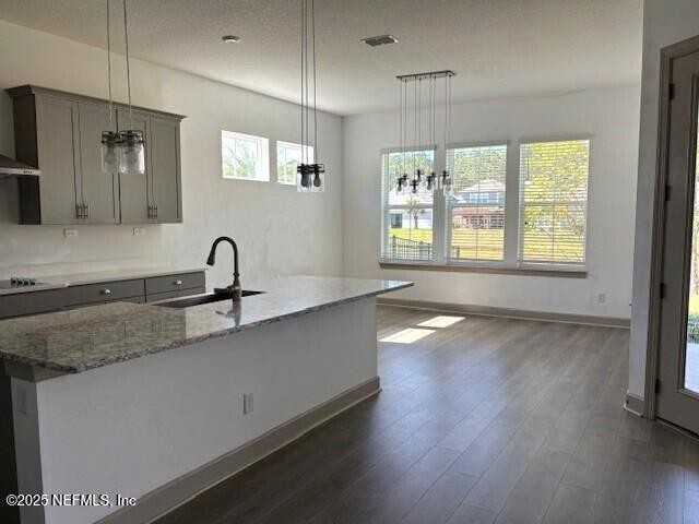 982 Oakland Hills Avenue - Photo 5 of 37