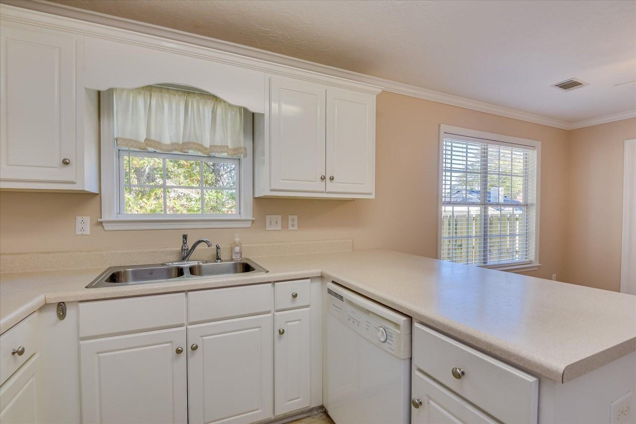 1223 Carriage Drive - Photo 7 of 30