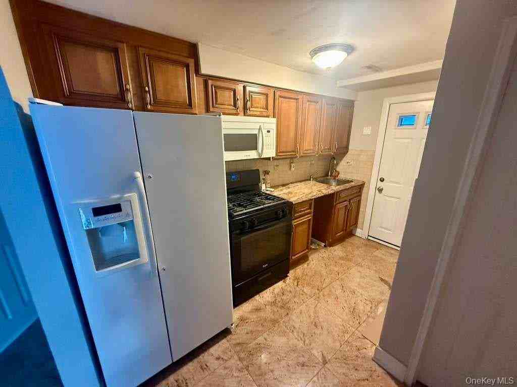 159-12 88th Street - Photo 3 of 11