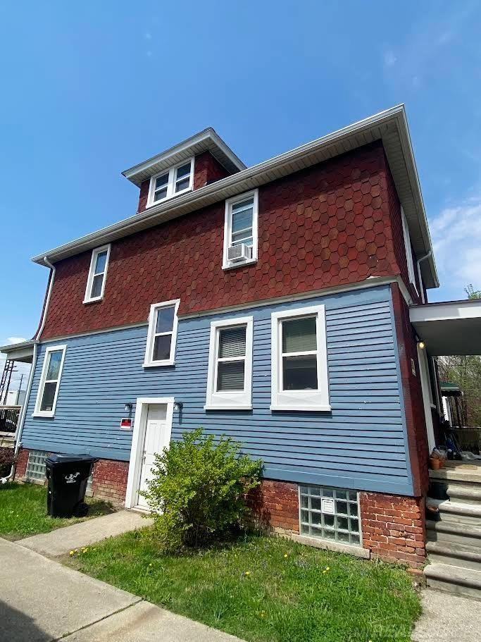 5766 Parker St - Photo 2 of 20