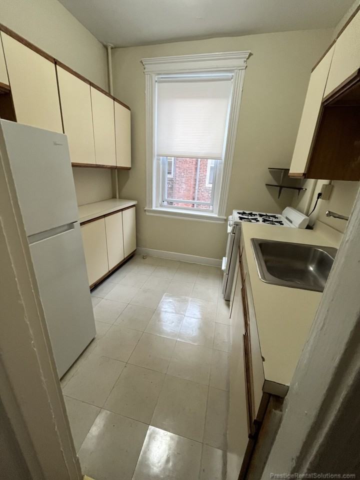 Gardner Street #10 - Photo 3 of 21