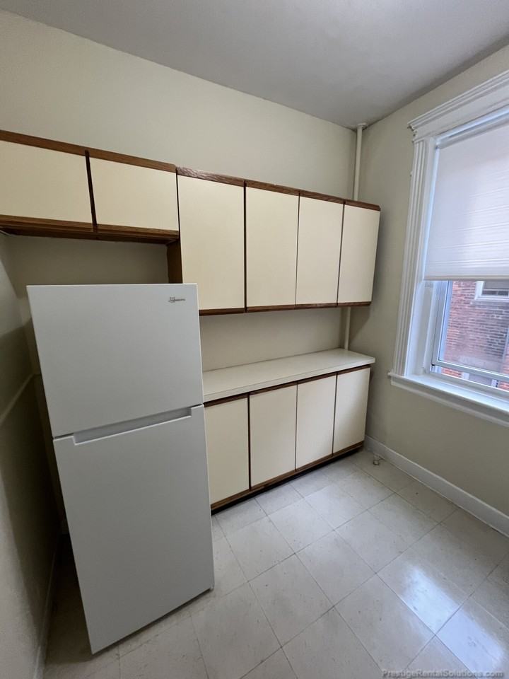 Gardner Street #10 - Photo 4 of 21