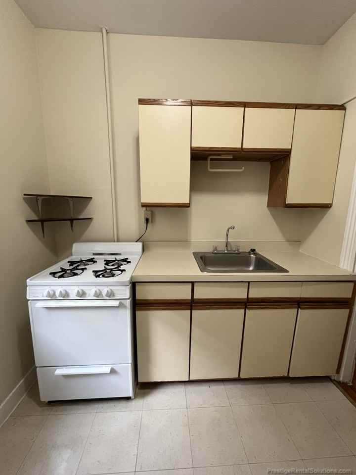 Gardner Street #10 - Photo 5 of 21