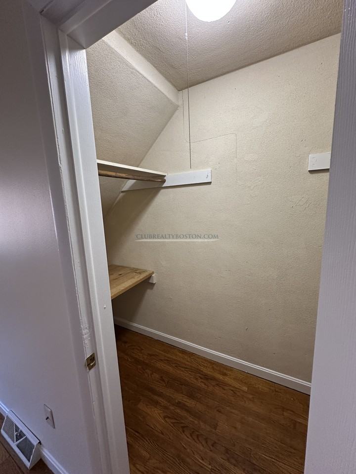21 Oxford Cir #21 - Photo 4 of 15