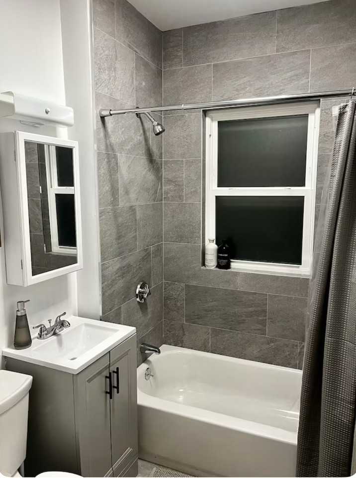 218 Wood Ave - Photo 5 of 8