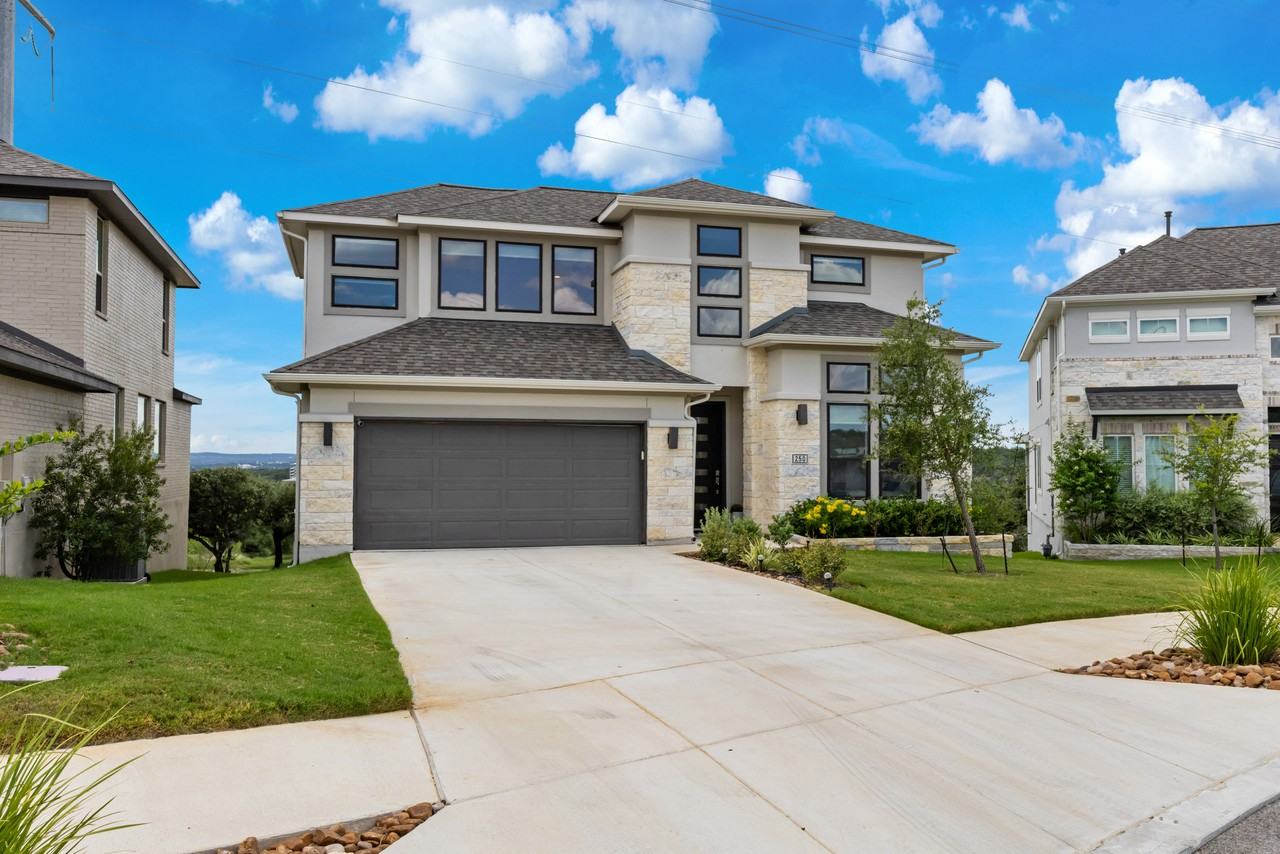 250 Navarro - Photo 2 of 37