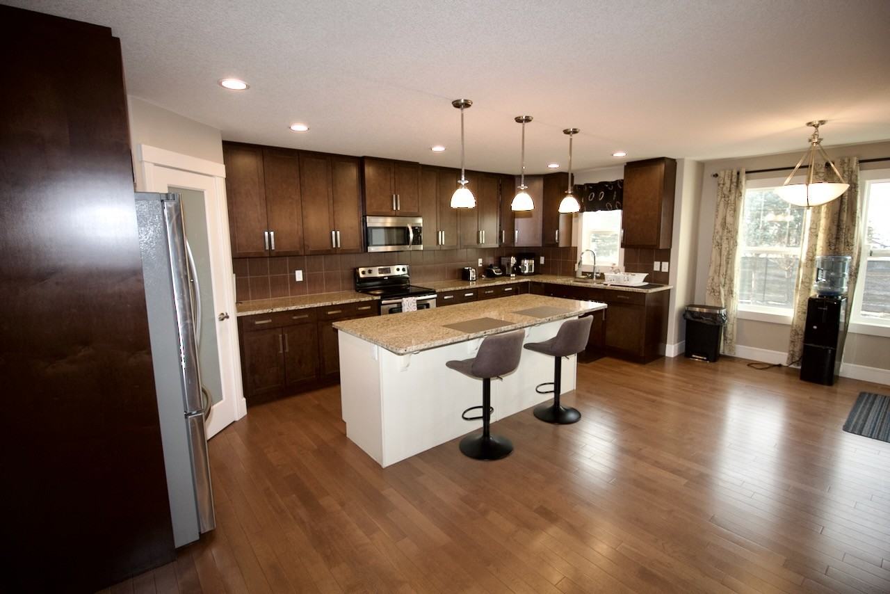 7704 Ellesmere Way - Photo 3 of 50