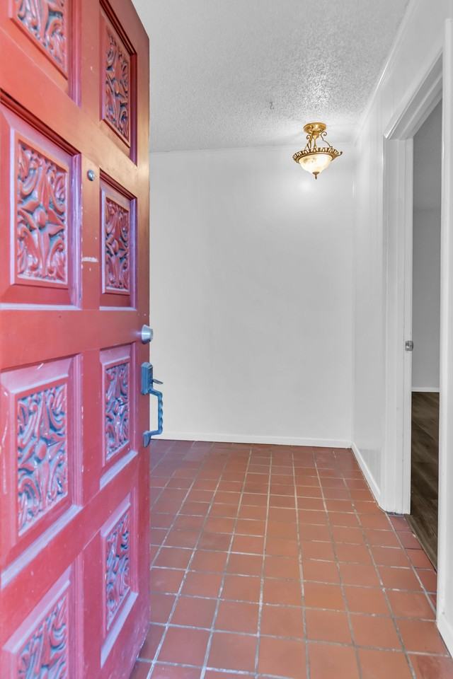 805 Irwin Dr #B - Photo 4 of 26