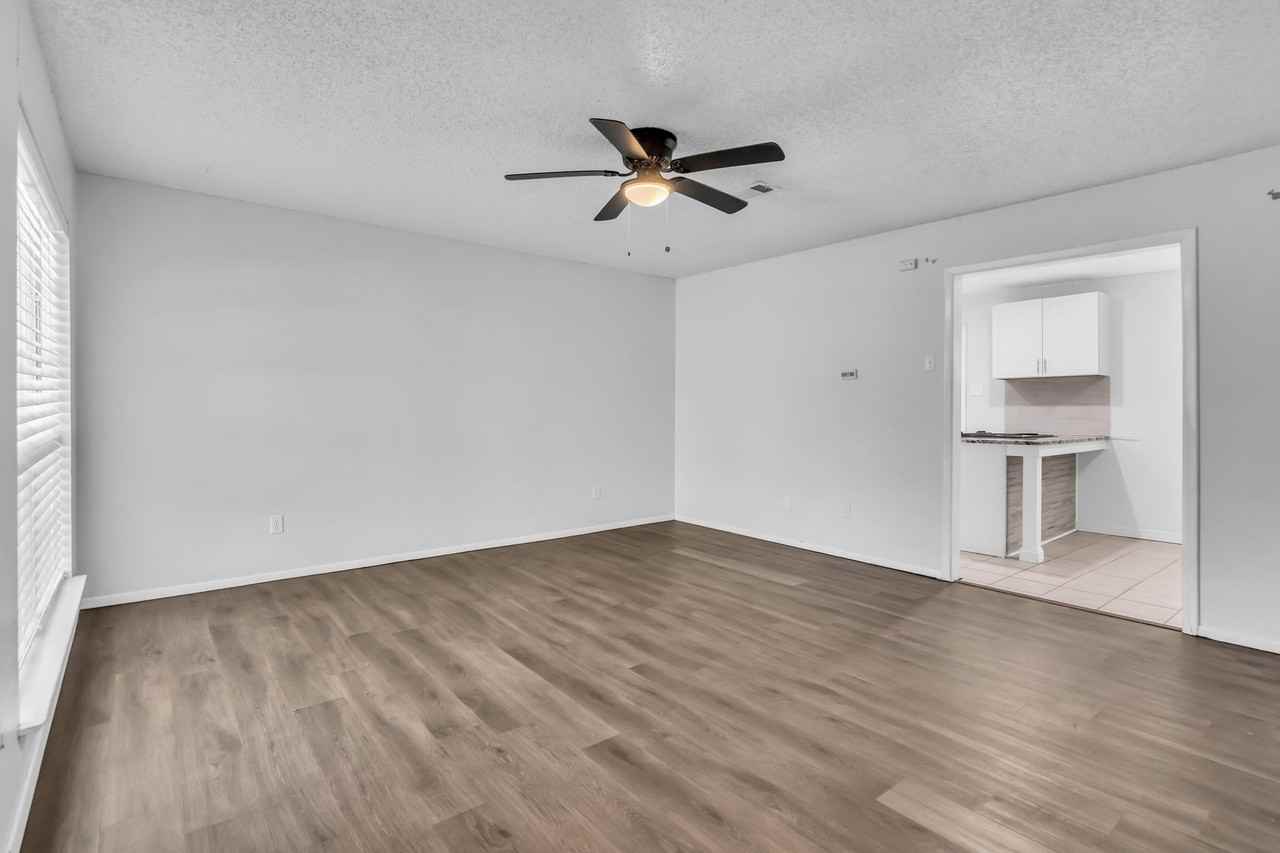 805 Irwin Dr #B - Photo 6 of 26