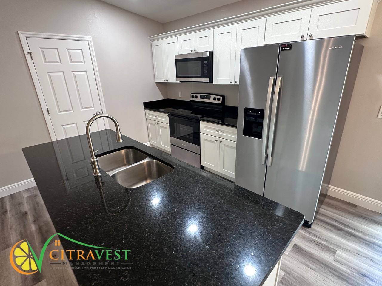 8026 N Voyager Dr - Photo 2 of 11