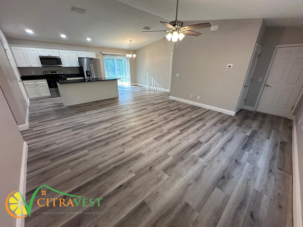 8026 N Voyager Dr - Photo 5 of 11