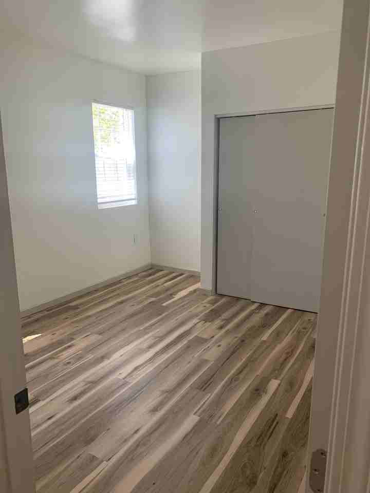 114 Elm St Ne - Photo 3 of 15