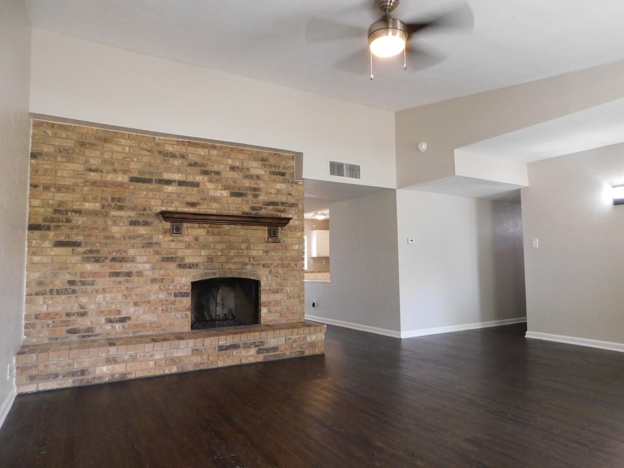 3816 Mulberry Ln - Photo 3 of 20