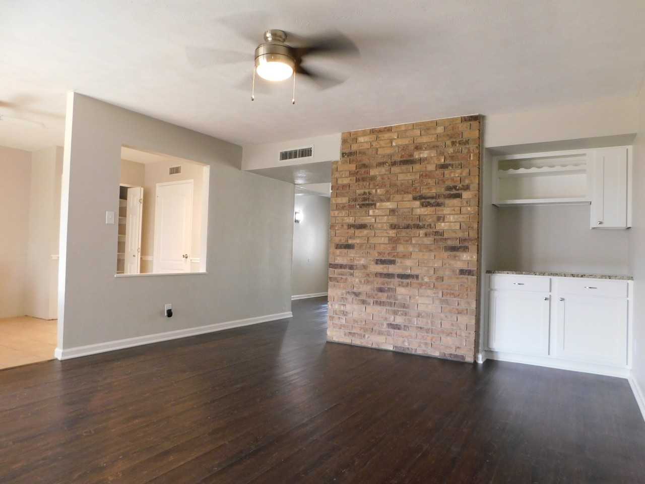 3816 Mulberry Ln - Photo 4 of 20