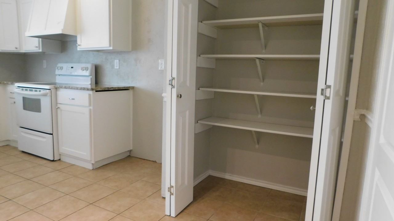 3816 Mulberry Ln - Photo 7 of 20