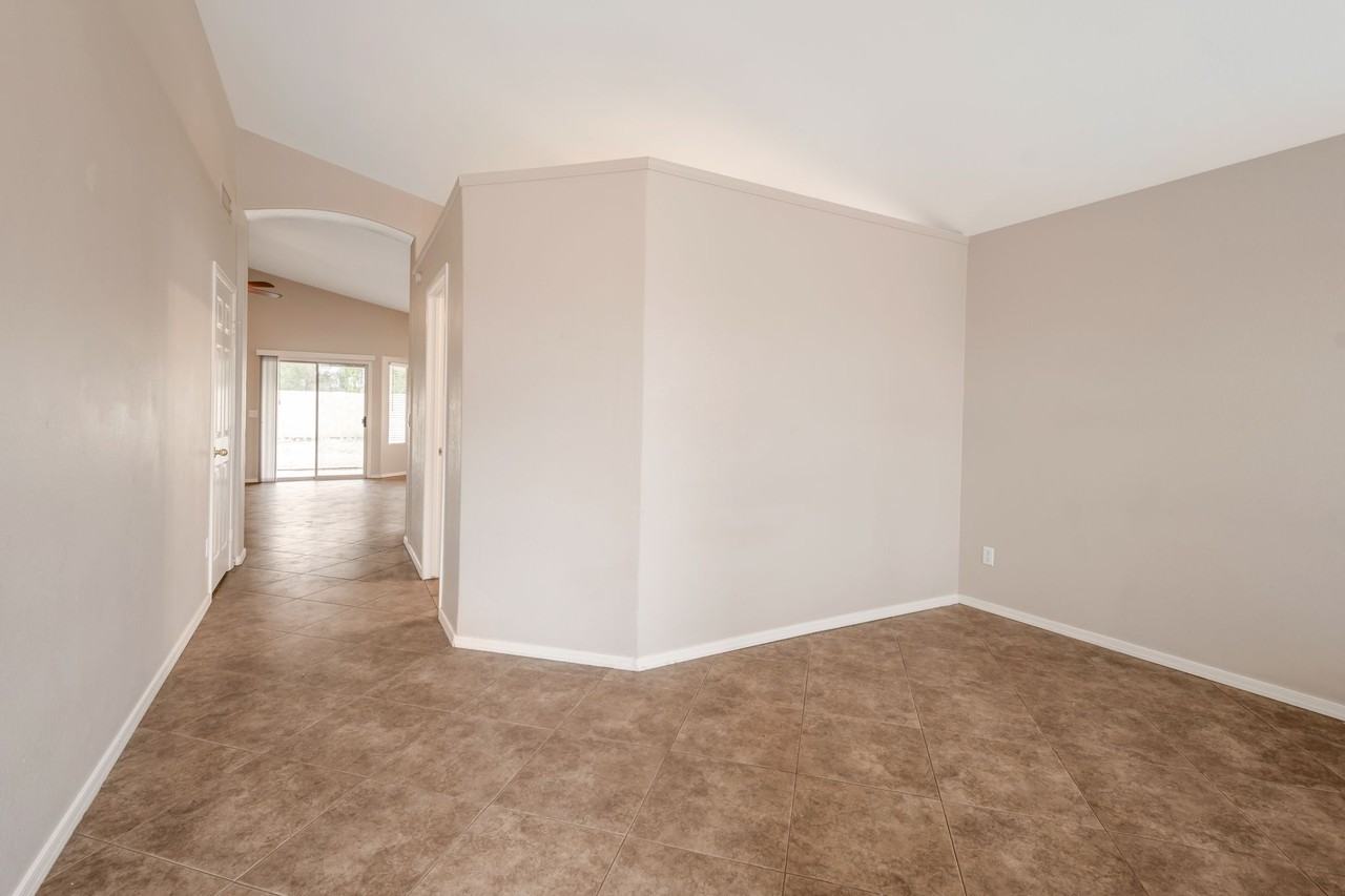 7744 E Dallas St - Photo 3 of 15