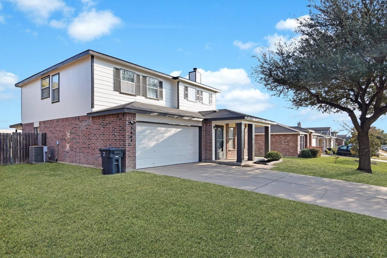 3609 Thunder Creek Dr - Photo 2 of 24