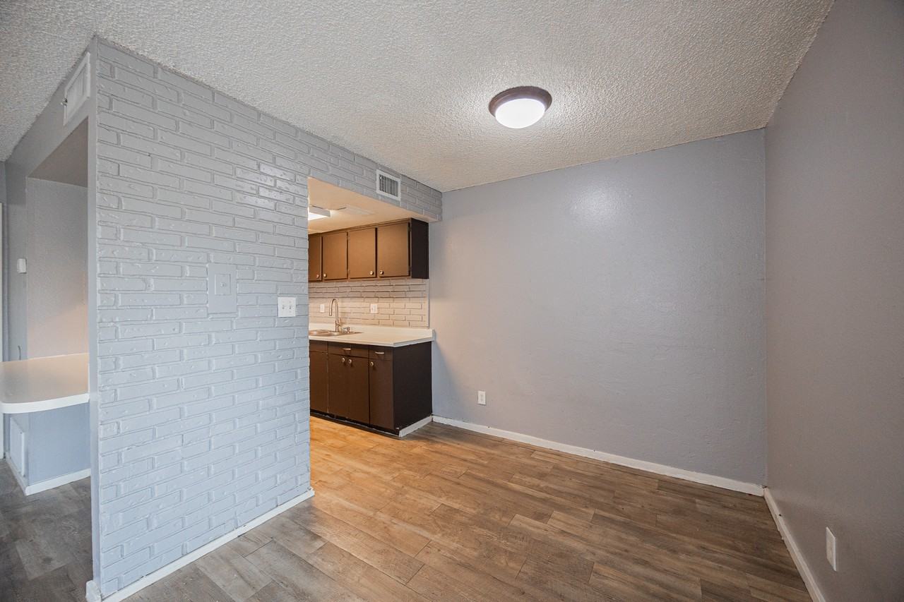 5440 W Belleview St - Photo 6 of 18