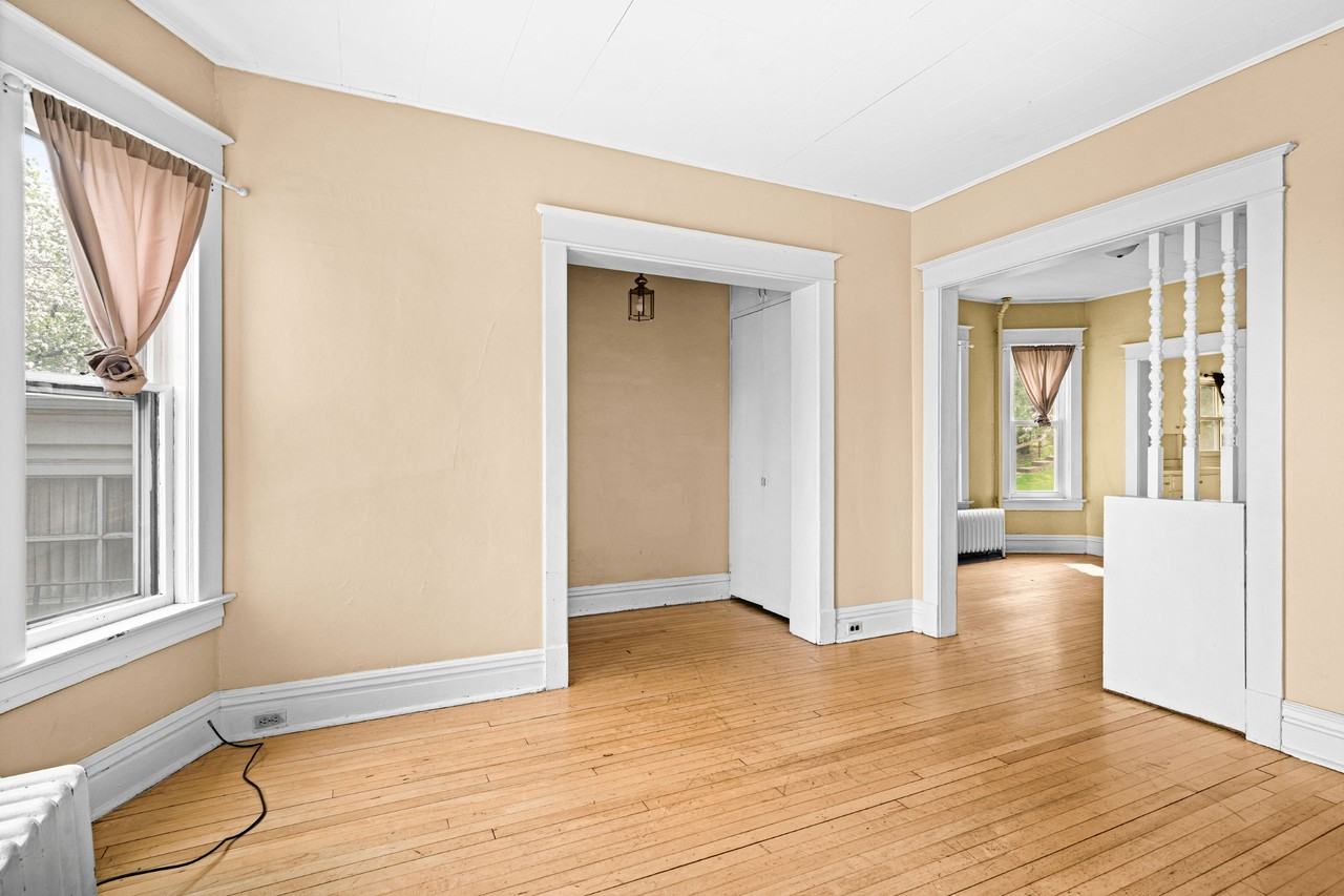 1111 East 2nd Street - Photo 4 of 14