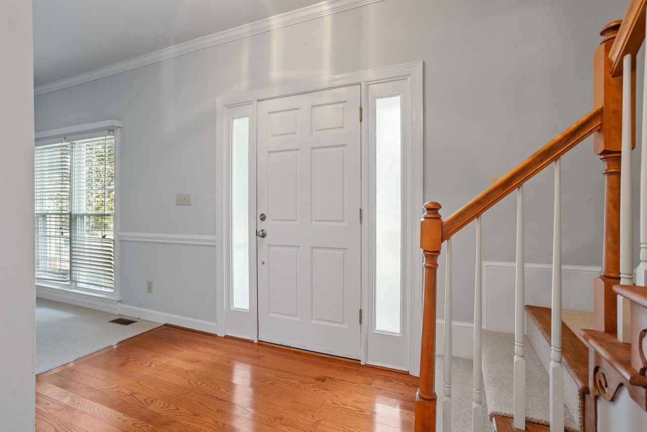 2021 Shadow Creek Dr - Photo 4 of 34