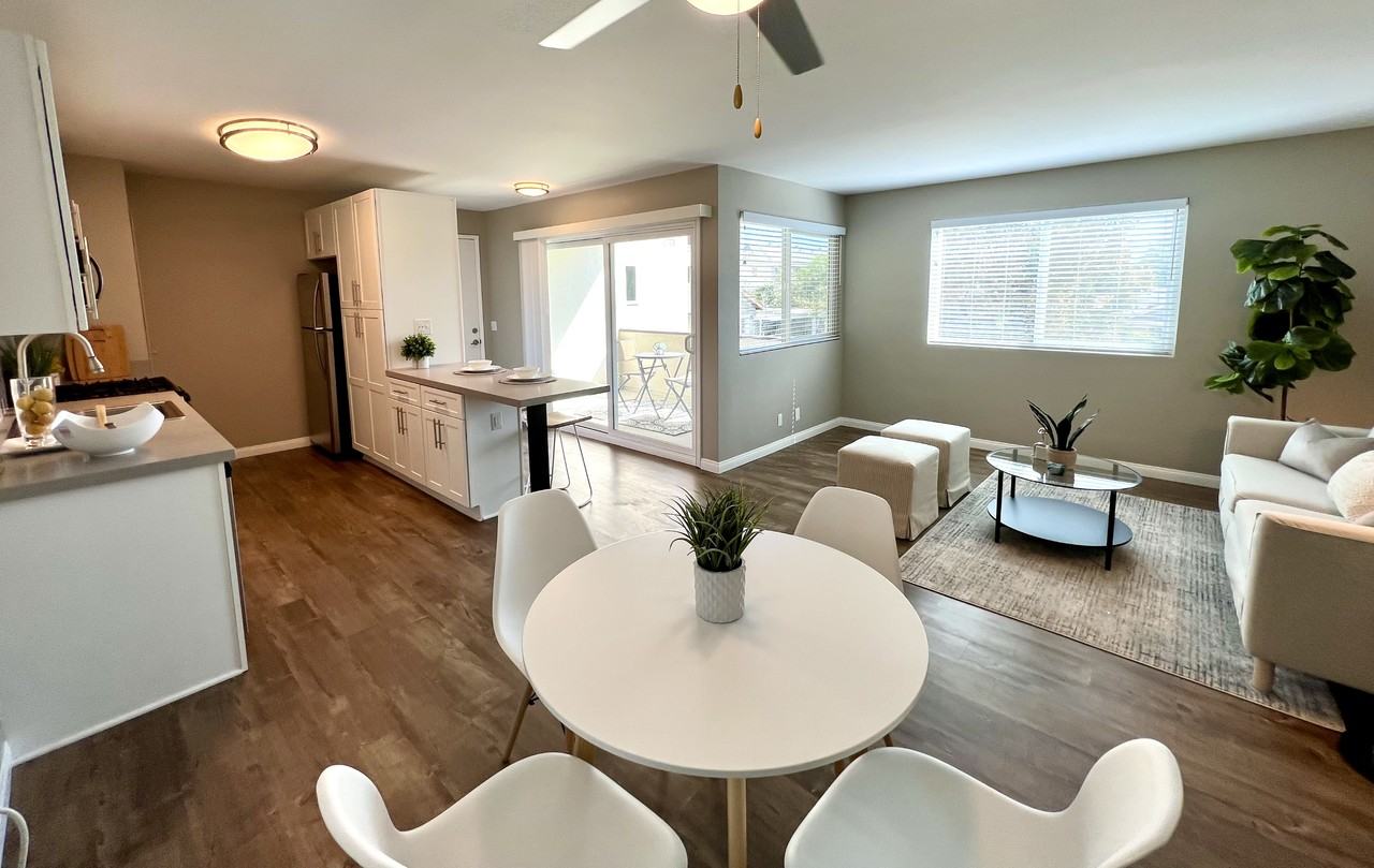 120 S Roosevelt Ave - Photo 2 of 48