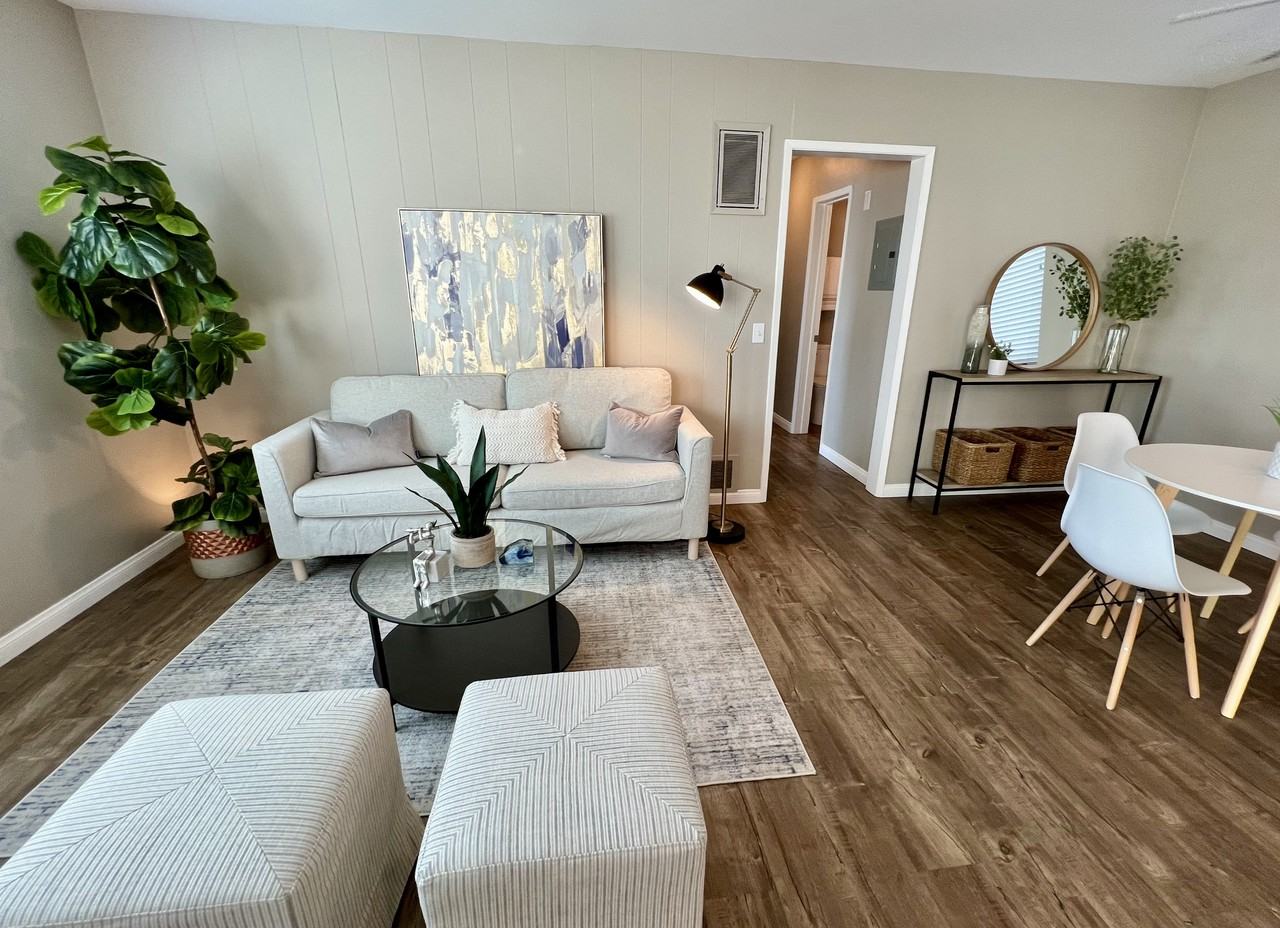 120 S Roosevelt Ave - Photo 7 of 48