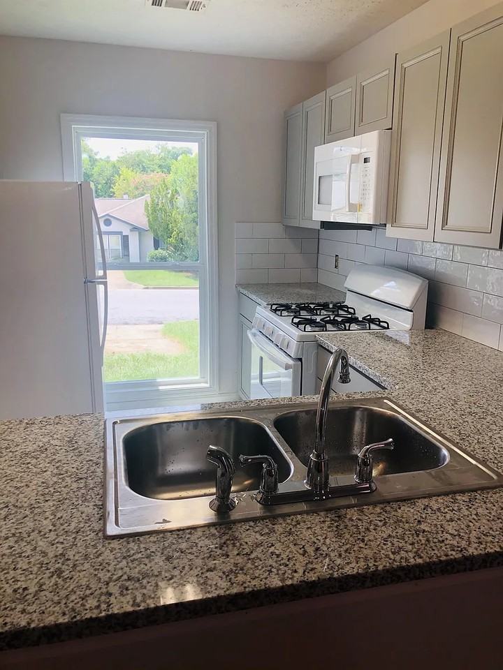 875 Arlington Drive - Photo 7 of 13