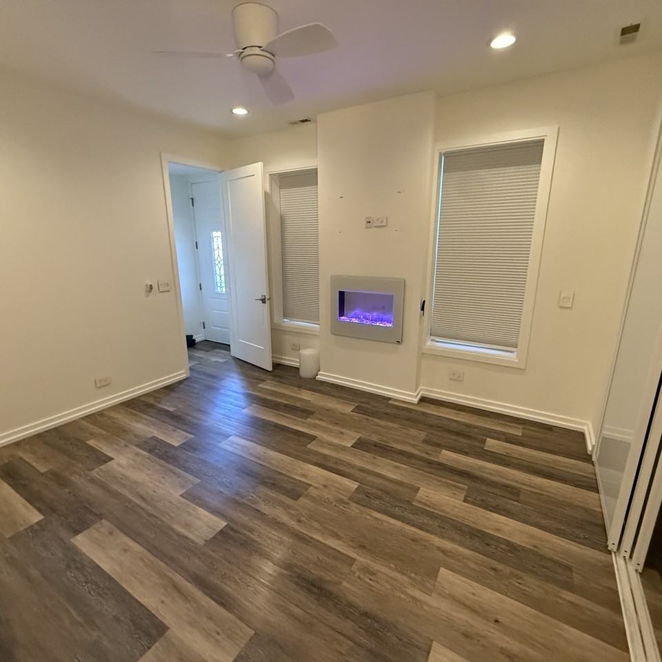 1420 W Fulton St #2 - Photo 7 of 15