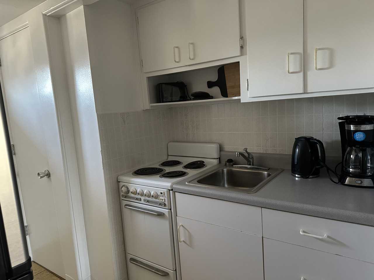 750 Burlington Avenue North - Photo 5 of 18